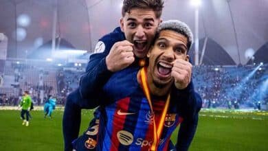 لاعبا برشلونة رونالد أراوخو وبابلو جافي (غيتي)