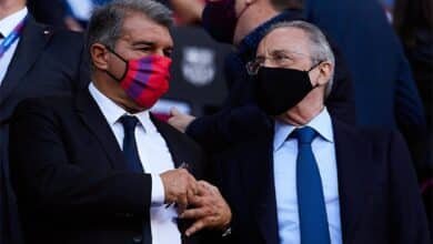 رئيس ريال مدريد فلورنتينو بيريز ورئيس برشلونة خوان لابورتا (غيتي)