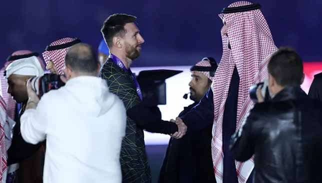 الأمير عبد العزيز بن تركي وزير الرياضة السعودية وليونيل ميسي (الرياضية)