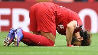 سجود محمد صلاح (غيتي)