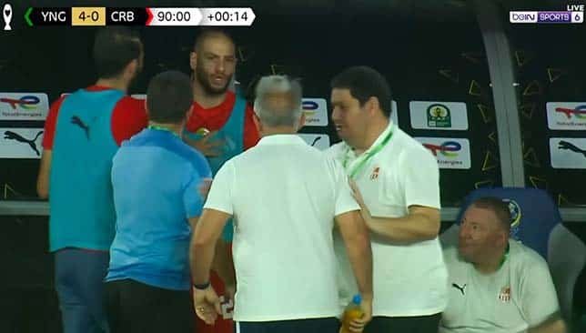 تفاصيل شجار على المباشر بين مدرب شباب بلوزداد وعدلان قديورة