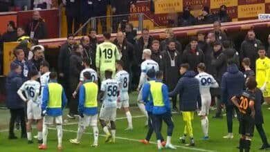انسحاب مفاجئ في الدوري التركي: مباراة غلطة سراي وأضنة ديميرسبور تتوقف في الدقيقة 33