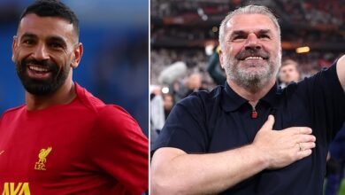 أنجي بوستيكوغلو ومحمد صلاح (غيتي)