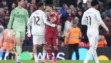 ترينت ألكسندر أرنولد ومحمد صلاح (غيتي)