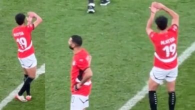 تلميحات عن الرشوة تهدد لاعب الأهلي المصري مروان عطية بإيقاف طويل (غيتي)