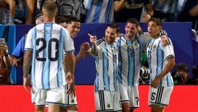 حقق منتخب الأرجنتين بداية قوية في مشواره بكأس العالم 2026، بعدما تغلب على الجزائر بثلاثية نظيفة في المباراة التي جمعتهما ضمن منافسات الجولة الأولى من المجموعة العاشرة، على الأراضي الأمريكية.